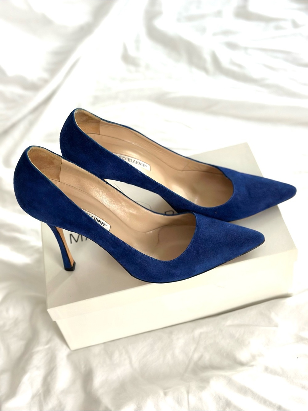 Manolo Blahnik Indigo Blue Suede Pointed Toe Pumps Size 41 - Picture 6 of 7